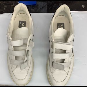Used Veja sneaker